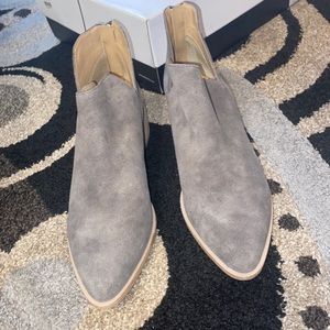 Grey leather booties with zipper